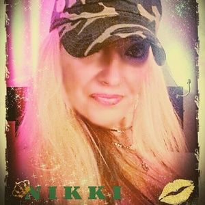 Meet your Posher, Nicole